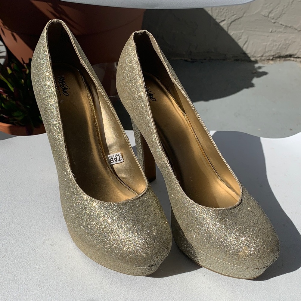 Massimo Gold Pumps